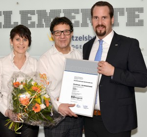 Urkundenübergabe Zitzelsberger ausgezeichnet als bester Bad-Planer Deutschlands Zitzelsberger GmbH